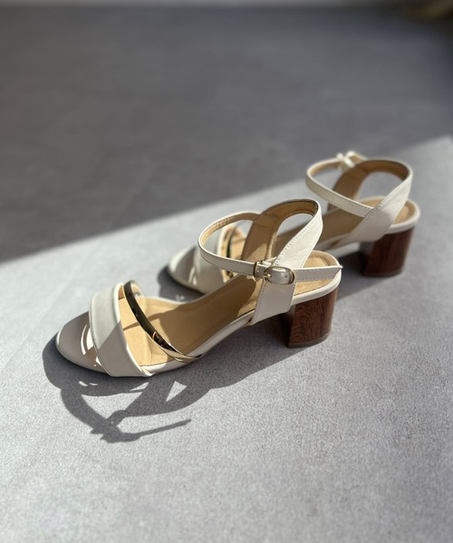 Chez toi(シェトワ)の「GLDラインヒールサンダル(サンダル・レディース・アイボリー/グレー/ブラック・SMALL/MEDIUM/LARGE)」の16枚目の写真
