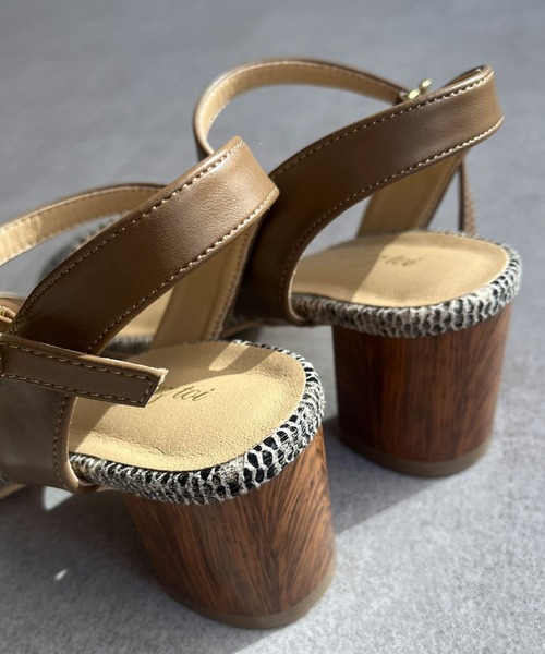 Chez toi(シェトワ)の「GLDラインヒールサンダル(サンダル・レディース・アイボリー/グレー/ブラック・SMALL/MEDIUM/LARGE)」の15枚目の写真