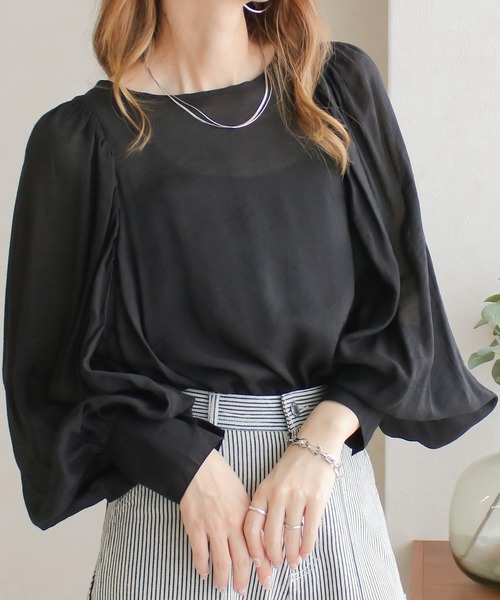 Social GIRL(ソーシャルガール)の「シアーボリュームスリーブブラウス(シャツ/ブラウス・レディース・グリーン/グレイッシュベージュ/ブラック/オフホワイト・M)」の2枚目の写真