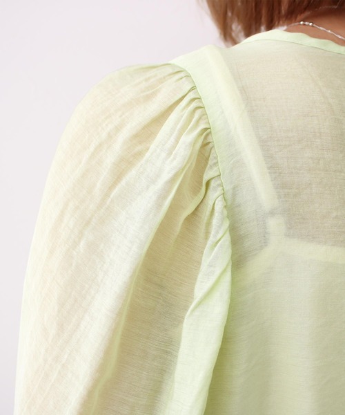 Social GIRL(ソーシャルガール)の「シアーボリュームスリーブブラウス(シャツ/ブラウス・レディース・グリーン/グレイッシュベージュ/ブラック/オフホワイト・M)」の6枚目の写真