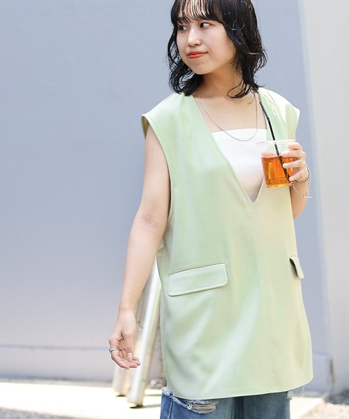 COLONY 2139（コロニートゥーワンスリーナイン）の「深Vネックポケット付きベスト（ベスト・レディース・アイボリー/ミント/ブラック・FREE）」の3枚目の写真