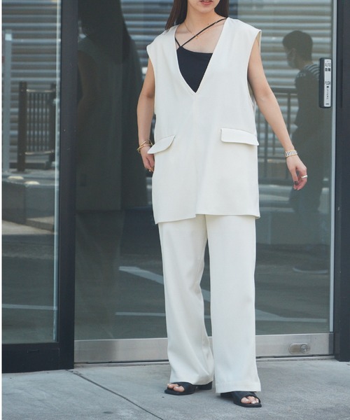 COLONY 2139（コロニートゥーワンスリーナイン）の「深Vネックポケット付きベスト（ベスト・レディース・アイボリー/ミント/ブラック・FREE）」の18枚目の写真