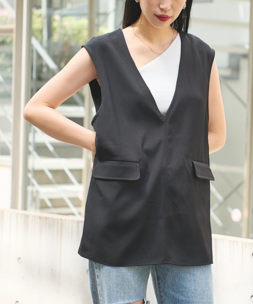 COLONY 2139（コロニートゥーワンスリーナイン）の「深Vネックポケット付きベスト（ベスト・レディース・アイボリー/ミント/ブラック・FREE）」の16枚目の写真