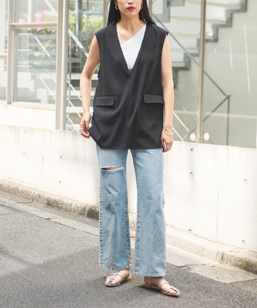 COLONY 2139（コロニートゥーワンスリーナイン）の「深Vネックポケット付きベスト（ベスト・レディース・アイボリー/ミント/ブラック・FREE）」の10枚目の写真