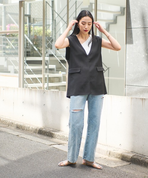 COLONY 2139（コロニートゥーワンスリーナイン）の「深Vネックポケット付きベスト（ベスト・レディース・アイボリー/ミント/ブラック・FREE）」の14枚目の写真