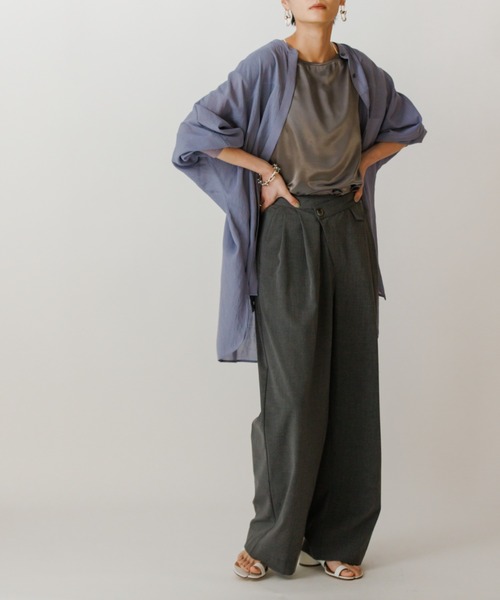 CHIGNON（シニヨン）の「CHIGNON アシメワイドスラックス（スラックス・レディース・ブルー/チャコールグレー/ベージュ・FREE）」の2枚目の写真