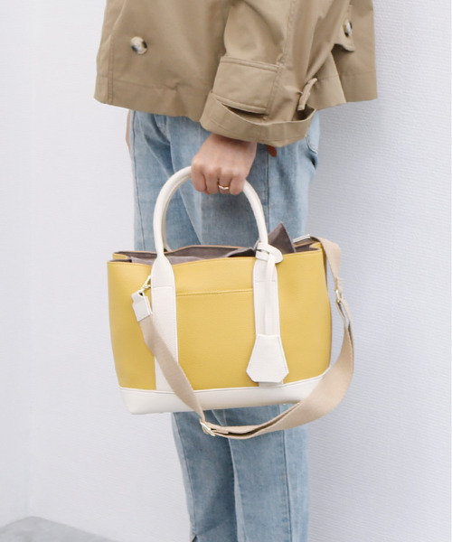 cache cache(カシュ カシュ)の「カシュカシュ cachecache / ショルダー付きパーテーション合成皮革トート(トートバッグ・レディース・ベージュ系その他/ブラック系その他/イエロー系その他/キャメル/グレー系その他/ベージュ系その他3/ブラック/ターコイズブルー/ベージュ系その他2/ワイン・FREE)」の1枚目の写真