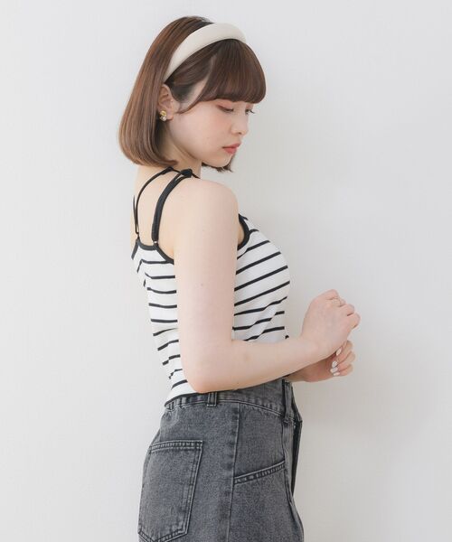 ems excite(エムズエキサイト)の「裾刺繍カップインキャミ(Tシャツ/カットソー・レディース・ブラック/オフホワイト/ブラック系その他3/ブルー・FREE)」の17枚目の写真