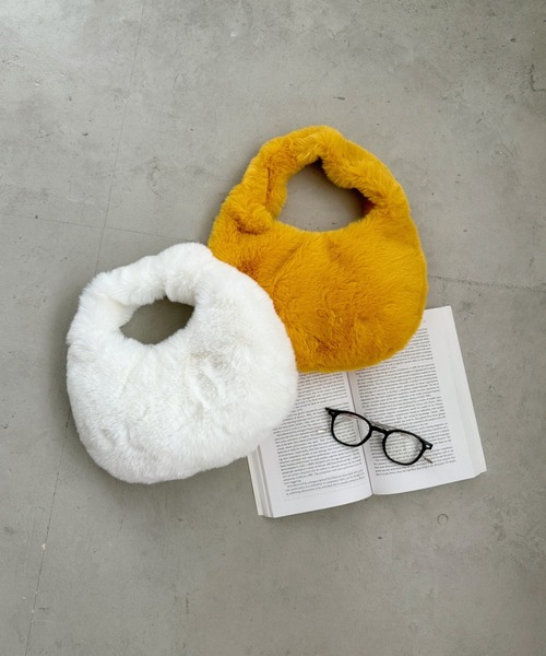 CLEA(クレア)の「ワンハンドルファーバッグ(ハンドバッグ・レディース・アイボリー/ブラック/ベージュ/マスタード・FREE)」の12枚目の写真