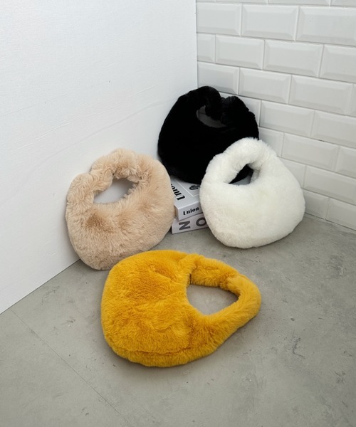 CLEA(クレア)の「ワンハンドルファーバッグ(ハンドバッグ・レディース・アイボリー/ブラック/ベージュ/マスタード・FREE)」の13枚目の写真