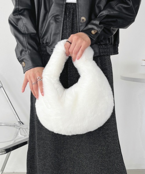 CLEA(クレア)の「ワンハンドルファーバッグ(ハンドバッグ・レディース・アイボリー/ブラック/ベージュ/マスタード・FREE)」の15枚目の写真