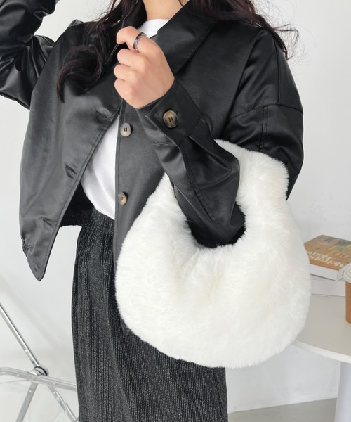 CLEA(クレア)の「ワンハンドルファーバッグ(ハンドバッグ・レディース・アイボリー/ブラック/ベージュ/マスタード・FREE)」の14枚目の写真