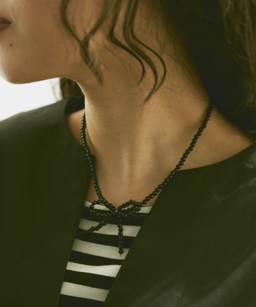 Libra Cue(リブラ キュー)の「パールリボンネックレス(ネックレス・レディース・ブラック/ホワイト・FREE)」の13枚目の写真