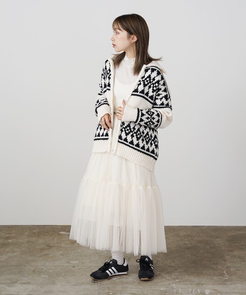 AO2（アオズ）の「Cowichan like knit / カウチン風ニットブルゾン（カーディガン/ボレロ・レディース・アイボリー/グレー・FREE）」の4枚目の写真