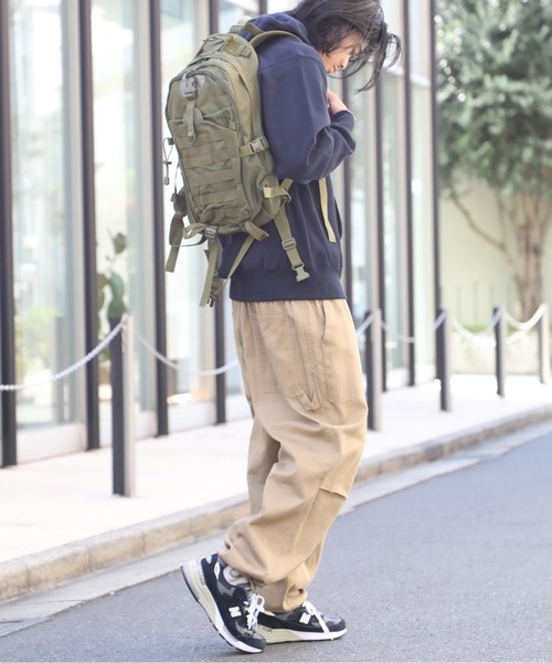 MAISON CLUB(メゾンクラブ)の「【MAISON CLUB】ミリタリーバックパック KNF026(バックパック/リュック・メンズ・カーキ系2/ブラック/カーキ/ブラック系その他2・FREE)」の22枚目の写真