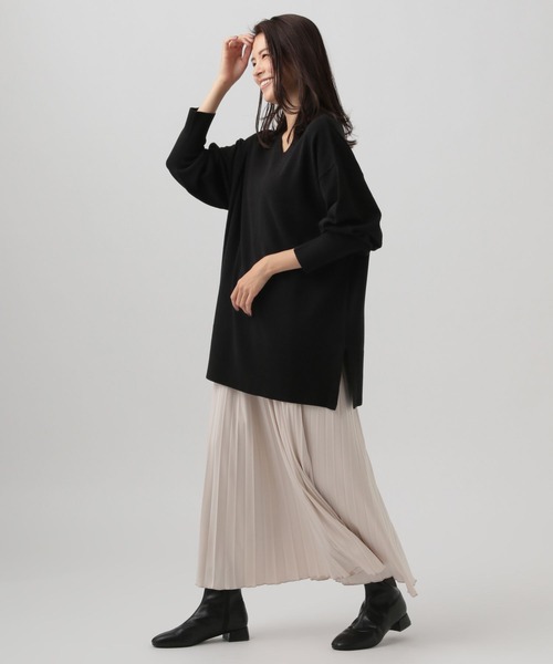 Elura(エルーラ)の「毛玉しらずVネックチュニック(ニット/セーター・レディース・ブラック/グリーン/チャコールグレー・LARGE/MEDIUM)」の4枚目の写真