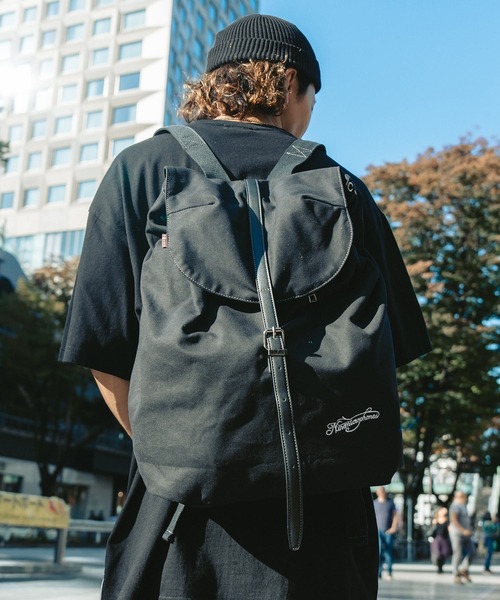 NineMicrophones(ナインマイクロフォンズ)の「DUCK KNAPSACK(バックパック/リュック・メンズ・ブラック/キャメル・FREE)」の2枚目の写真