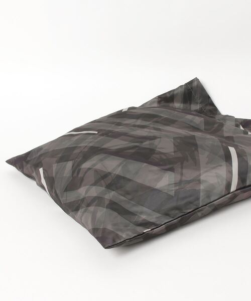 NANO universe(ナノユニバース)の「「GriffinHartland」別注総柄トートバッグ(トートバッグ・メンズ・カーキ/ブラック・FREE)」の13枚目の写真