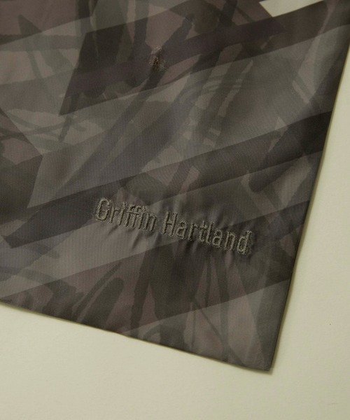 NANO universe(ナノユニバース)の「「GriffinHartland」別注総柄トートバッグ(トートバッグ・メンズ・カーキ/ブラック・FREE)」の9枚目の写真