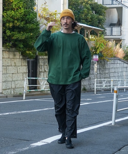 RVCA（ルーカ）の「RVCA メンズ  RECESSION LS TEE ロンＴ【2023年冬モデル】/ルーカワンポイントブランドロゴ無地クルーネックオーバーサイズロングTシャツ（Tシャツ/カットソー・メンズ・ホワイト/チョコ/ブラック/オリーブ・SMALL/MEDIUM/LARGE/X-LARGE）」の22枚目の写真