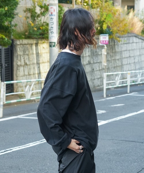 RVCA（ルーカ）の「RVCA メンズ  RECESSION LS TEE ロンＴ【2023年冬モデル】/ルーカワンポイントブランドロゴ無地クルーネックオーバーサイズロングTシャツ（Tシャツ/カットソー・メンズ・ホワイト/チョコ/ブラック/オリーブ・SMALL/MEDIUM/LARGE/X-LARGE）」の16枚目の写真