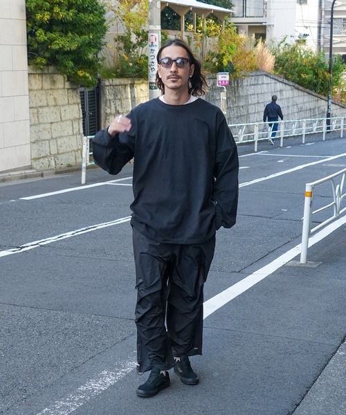 RVCA（ルーカ）の「RVCA メンズ  RECESSION LS TEE ロンＴ【2023年冬モデル】/ルーカワンポイントブランドロゴ無地クルーネックオーバーサイズロングTシャツ（Tシャツ/カットソー・メンズ・ホワイト/チョコ/ブラック/オリーブ・SMALL/MEDIUM/LARGE/X-LARGE）」の6枚目の写真