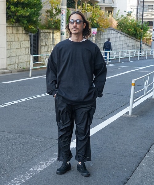 RVCA（ルーカ）の「RVCA メンズ  RECESSION LS TEE ロンＴ【2023年冬モデル】/ルーカワンポイントブランドロゴ無地クルーネックオーバーサイズロングTシャツ（Tシャツ/カットソー・メンズ・ホワイト/チョコ/ブラック/オリーブ・SMALL/MEDIUM/LARGE/X-LARGE）」の5枚目の写真