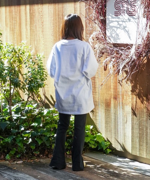 RVCA（ルーカ）の「RVCA メンズ  RECESSION LS TEE ロンＴ【2023年冬モデル】/ルーカワンポイントブランドロゴ無地クルーネックオーバーサイズロングTシャツ（Tシャツ/カットソー・メンズ・ホワイト/チョコ/ブラック/オリーブ・SMALL/MEDIUM/LARGE/X-LARGE）」の10枚目の写真