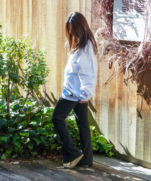 RVCA（ルーカ）の「RVCA メンズ  RECESSION LS TEE ロンＴ【2023年冬モデル】/ルーカワンポイントブランドロゴ無地クルーネックオーバーサイズロングTシャツ（Tシャツ/カットソー・メンズ・ホワイト/チョコ/ブラック/オリーブ・SMALL/MEDIUM/LARGE/X-LARGE）」の9枚目の写真