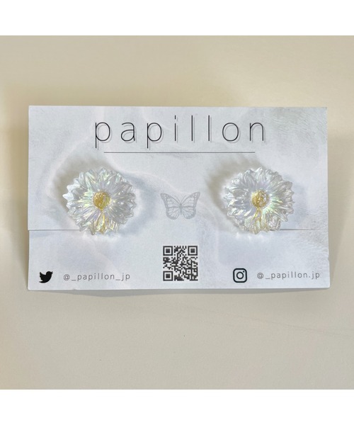 tone（トーン）の「【papillon】オーロラお花イヤリング(MA)（イヤリング・レディース・その他・FREE）」の2枚目の写真