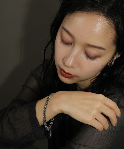 voov（ブーブ）の「【金属アレルギー対応】平チェーン バックル 中折れ ブレスレット サージカルステンレス（ブレスレット・レディース・ゴールド/シルバー・フリー）」の11枚目の写真