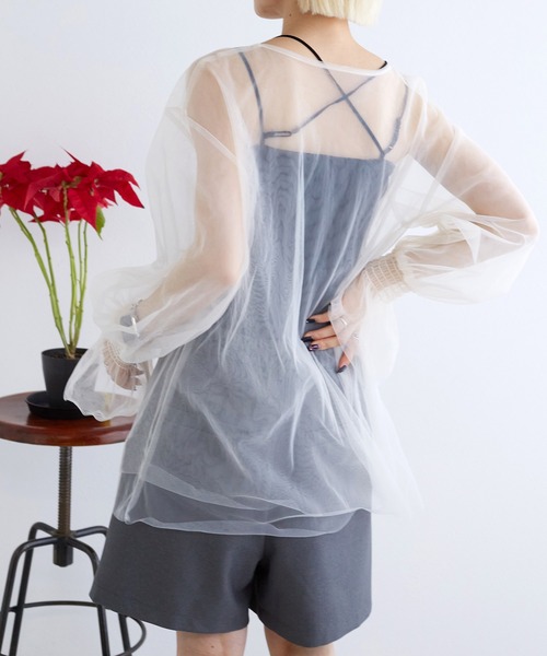 w closet（ダブルクローゼット）の「チュールボリュームプルオーバー（シャツ/ブラウス・レディース・ブラック/キナリ・FREE）」の6枚目の写真