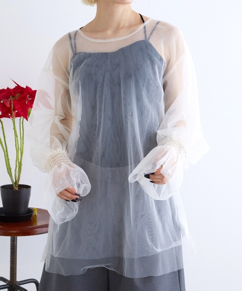 w closet（ダブルクローゼット）の「チュールボリュームプルオーバー（シャツ/ブラウス・レディース・ブラック/キナリ・FREE）」の9枚目の写真