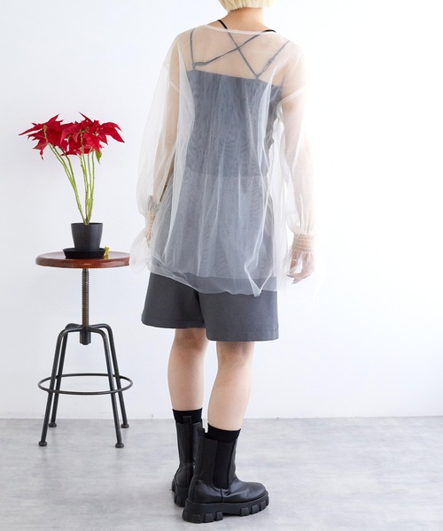 w closet（ダブルクローゼット）の「チュールボリュームプルオーバー（シャツ/ブラウス・レディース・ブラック/キナリ・FREE）」の11枚目の写真