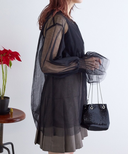 w closet（ダブルクローゼット）の「チュールボリュームプルオーバー（シャツ/ブラウス・レディース・ブラック/キナリ・FREE）」の16枚目の写真