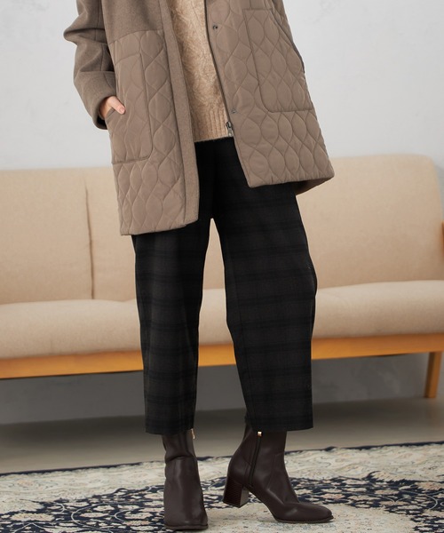 DECOY SINCE 1981(デコイシンスイチキュウハチイチ)の「裏起毛ストレットワイドパンツ(スラックス・レディース・チャコールグレー/ネイビー・70/64/67)」の1枚目の写真