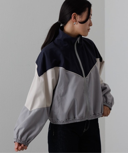 COLONY 2139（コロニートゥーワンスリーナイン）の「カラーブロッキングトラックジャケット（ジャージ・レディース・アイボリー/ネイビー/ブラック・FREE）」の3枚目の写真