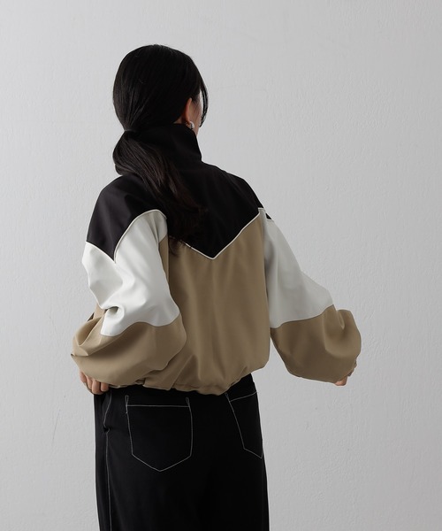 COLONY 2139（コロニートゥーワンスリーナイン）の「カラーブロッキングトラックジャケット（ジャージ・レディース・アイボリー/ネイビー/ブラック・FREE）」の4枚目の写真