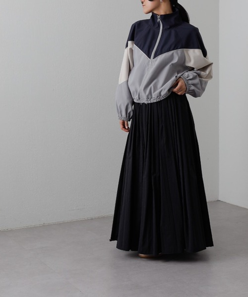 COLONY 2139（コロニートゥーワンスリーナイン）の「カラーブロッキングトラックジャケット（ジャージ・レディース・アイボリー/ネイビー/ブラック・FREE）」の6枚目の写真