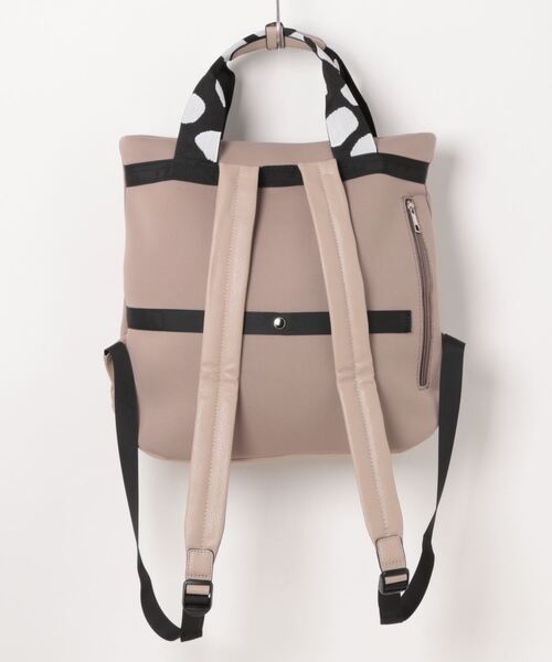 KATHARINE ROSS（キャサリンロス）の「【KATHARINE ROSS】WEB限定　パターンテープリュック（バックパック/リュック・レディース・ブラック/グレイッシュベージュ・MEDIUM）」の3枚目の写真