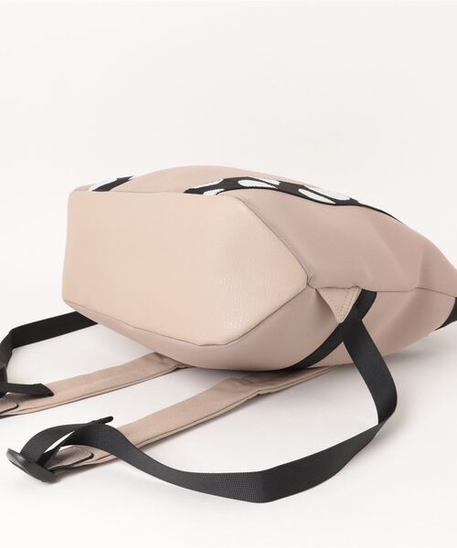 KATHARINE ROSS（キャサリンロス）の「【KATHARINE ROSS】WEB限定　パターンテープリュック（バックパック/リュック・レディース・ブラック/グレイッシュベージュ・MEDIUM）」の6枚目の写真