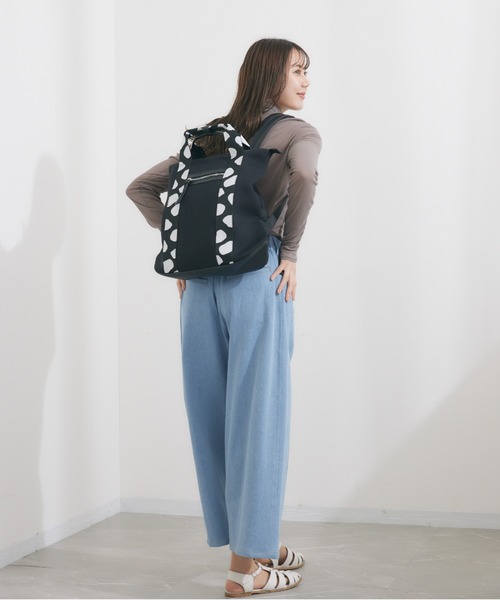 KATHARINE ROSS（キャサリンロス）の「【KATHARINE ROSS】WEB限定　パターンテープリュック（バックパック/リュック・レディース・ブラック/グレイッシュベージュ・MEDIUM）」の8枚目の写真