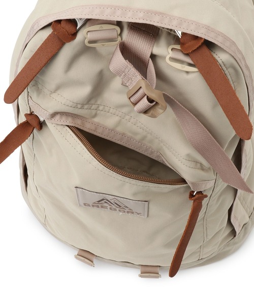 JUNRED（ジュンレッド）の「【 GREGORY / グレゴリー 】クラシック デイパック デザートサンド（バックパック/リュック・メンズ・キナリ・FREE）」の5枚目の写真