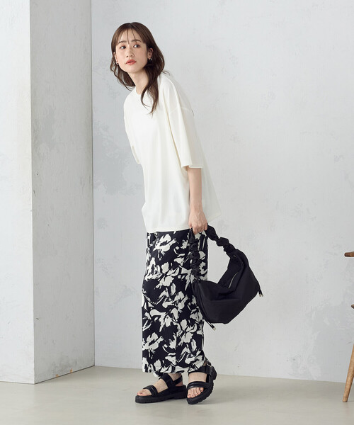 COMME CA ISM（コムサイズム）の「【オンラインストア限定】 ビッグシルエット クルーネックＴシャツ（Tシャツ/カットソー・メンズ・ホワイト/ブラック・MEDIUM/X-LARGE/LARGE）」の22枚目の写真