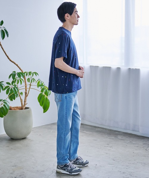 Arnold Palmer（アーノルドパーマー）の「アンブレラパターン シェア 総柄 Ｔシャツ（Tシャツ/カットソー・レディース・ホワイト系2/ホワイト系1/ネイビー系2/ネイビー系1・M/LL/L/S/XS）」の6枚目の写真