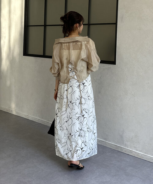 Thevon（ゼボン）の「ニュアンス柄キャミワンピース（ワンピース・レディース・オフホワイト/ブラック/オリーブ・FREE）」の6枚目の写真