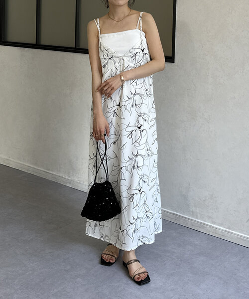 Thevon（ゼボン）の「ニュアンス柄キャミワンピース（ワンピース・レディース・オフホワイト/ブラック/オリーブ・FREE）」の8枚目の写真