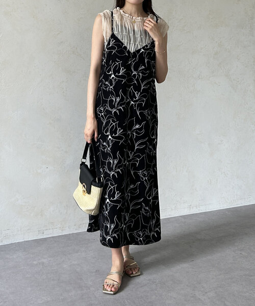 Thevon（ゼボン）の「ニュアンス柄キャミワンピース（ワンピース・レディース・オフホワイト/ブラック/オリーブ・FREE）」の12枚目の写真