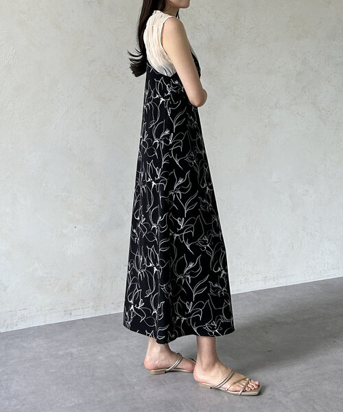 Thevon（ゼボン）の「ニュアンス柄キャミワンピース（ワンピース・レディース・オフホワイト/ブラック/オリーブ・FREE）」の15枚目の写真