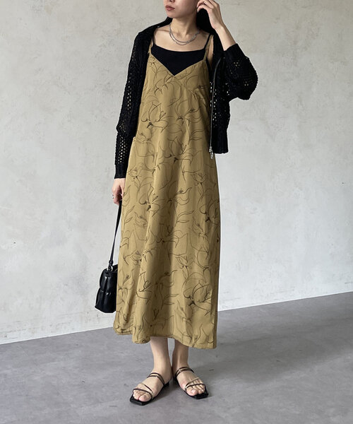 Thevon（ゼボン）の「ニュアンス柄キャミワンピース（ワンピース・レディース・オフホワイト/ブラック/オリーブ・FREE）」の17枚目の写真